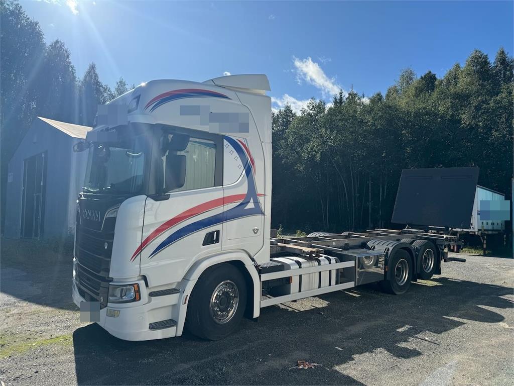 Scania R580 6x2 Container chassis w/ lift