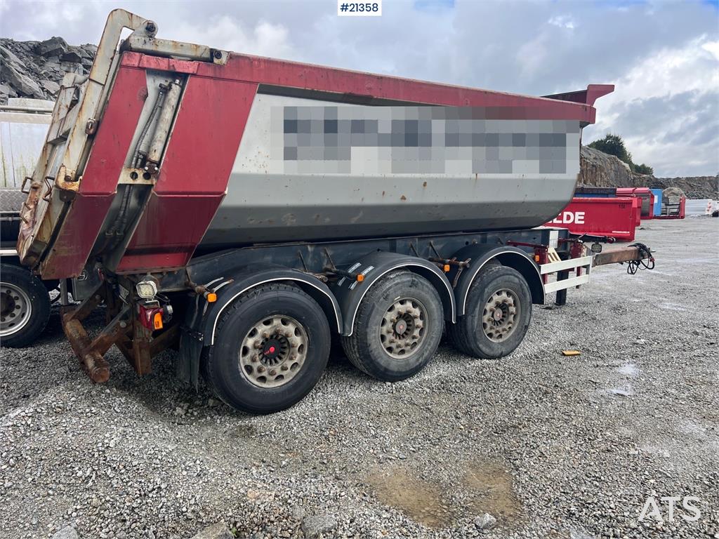 Carnehl 3 axle tipper trailer