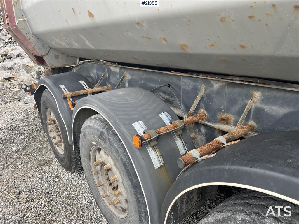 Carnehl 3 axle tipper trailer