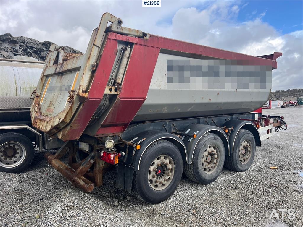 Carnehl 3 axle tipper trailer