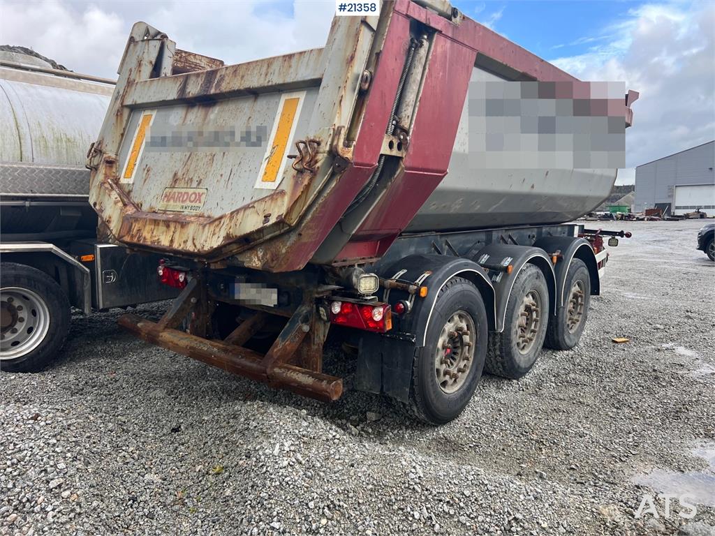 Carnehl 3 axle tipper trailer