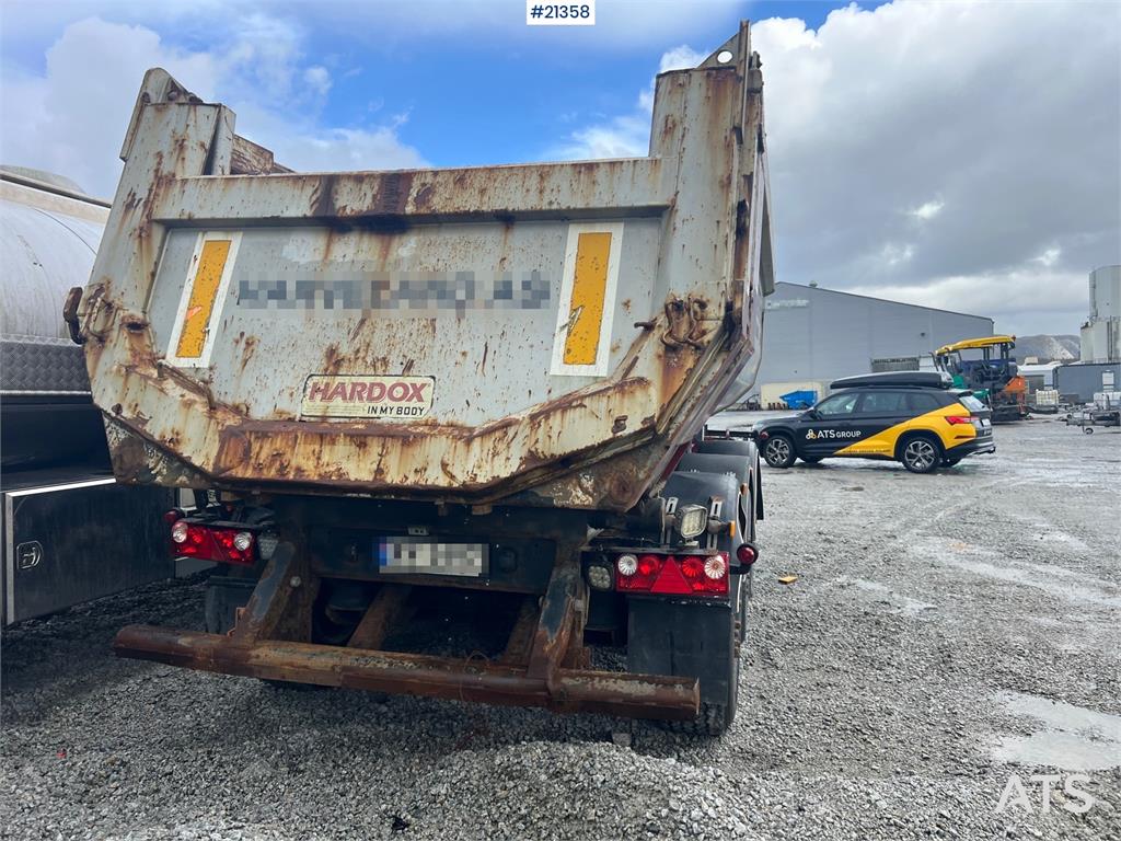 Carnehl 3 axle tipper trailer