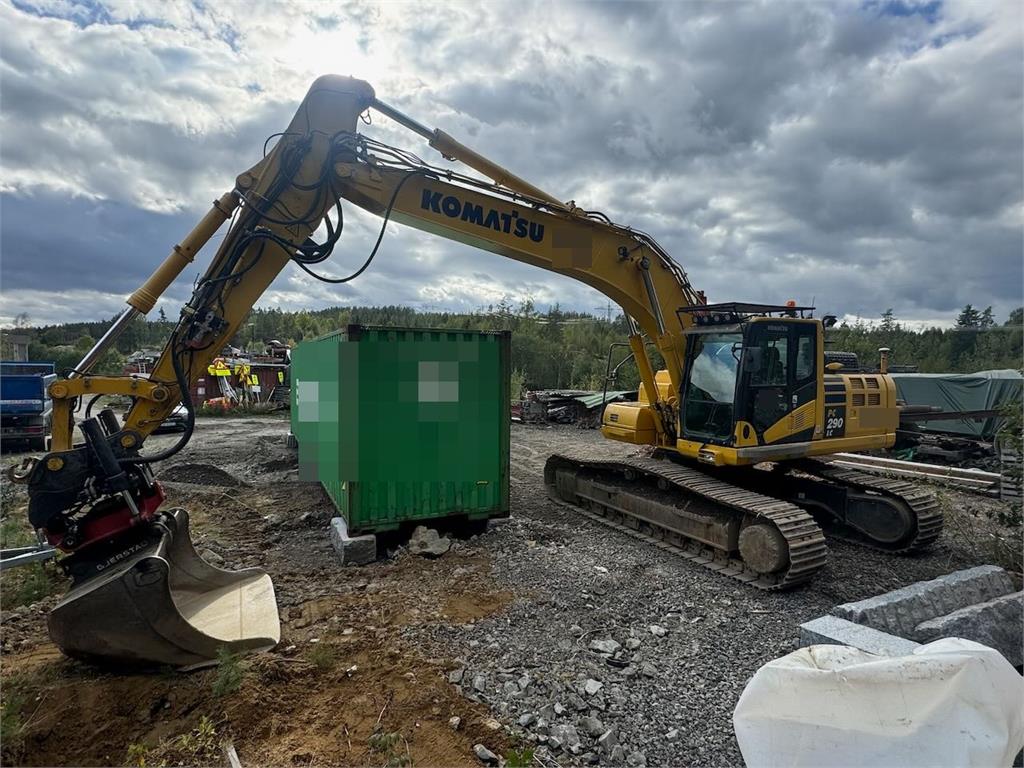 Komatsu PC290LC-11 Crawler excavator w/ tilt and 2 buckets