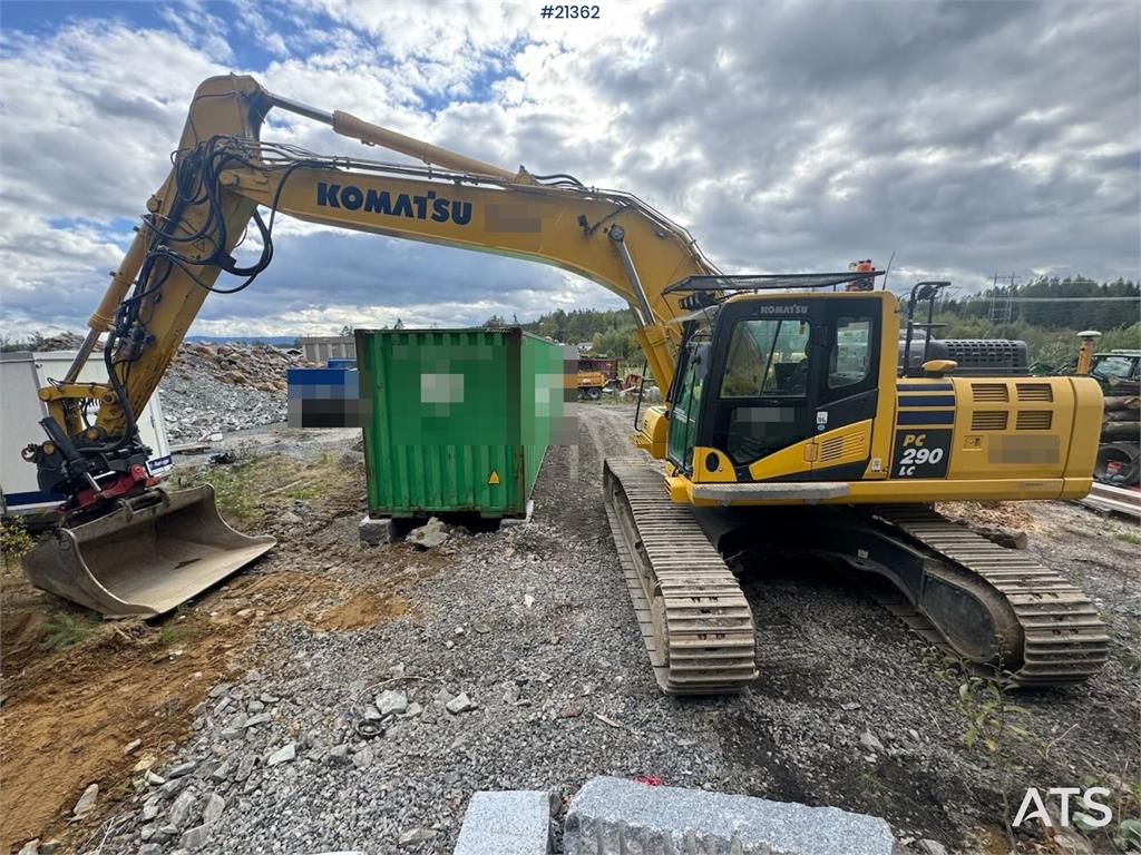 Komatsu PC290LC-11 Crawler excavator w/ tilt and 2 buckets