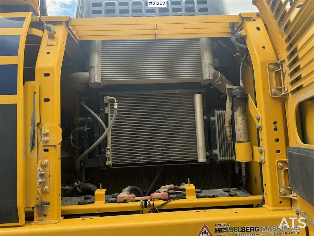 Komatsu PC290LC-11 Crawler excavator w/ tilt and 2 buckets