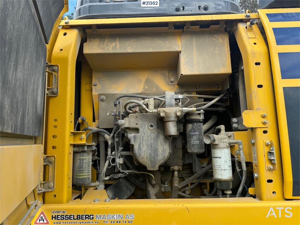 Komatsu PC290LC-11 Crawler excavator w/ tilt and 2 buckets
