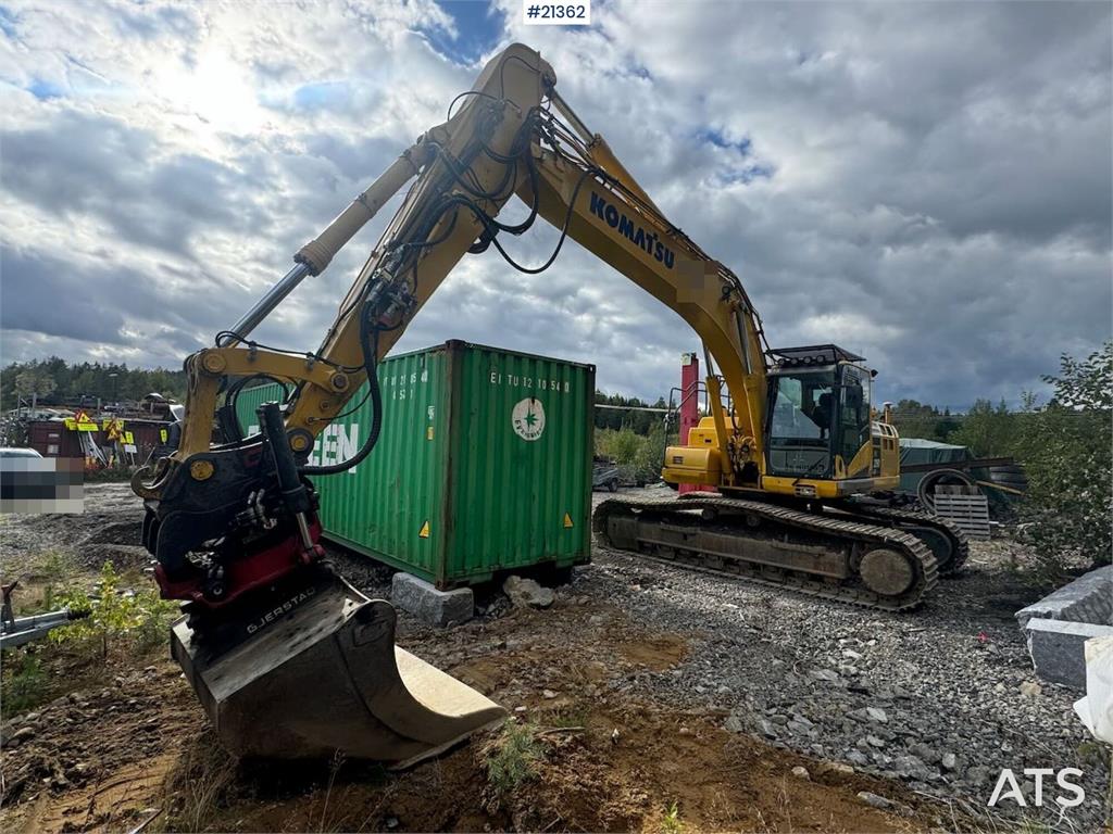 Komatsu PC290LC-11 Crawler excavator w/ tilt and 2 buckets