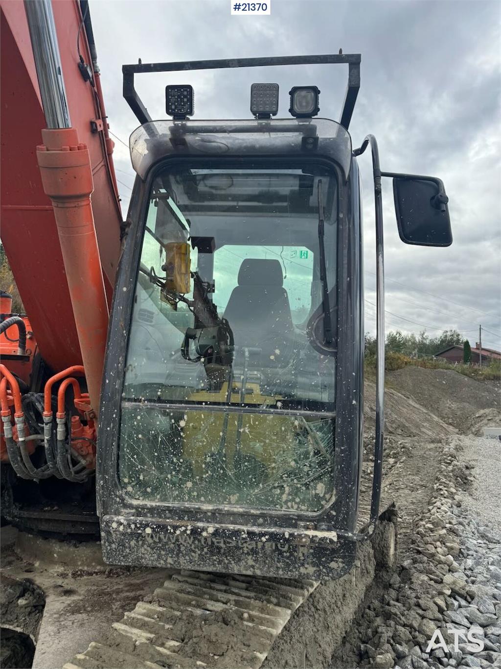Hitachi ZX210LC-5B Tracked excavator w/ tilt, bucket and G