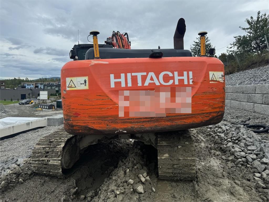 Hitachi ZX210LC-5B Tracked excavator w/ tilt, bucket and G