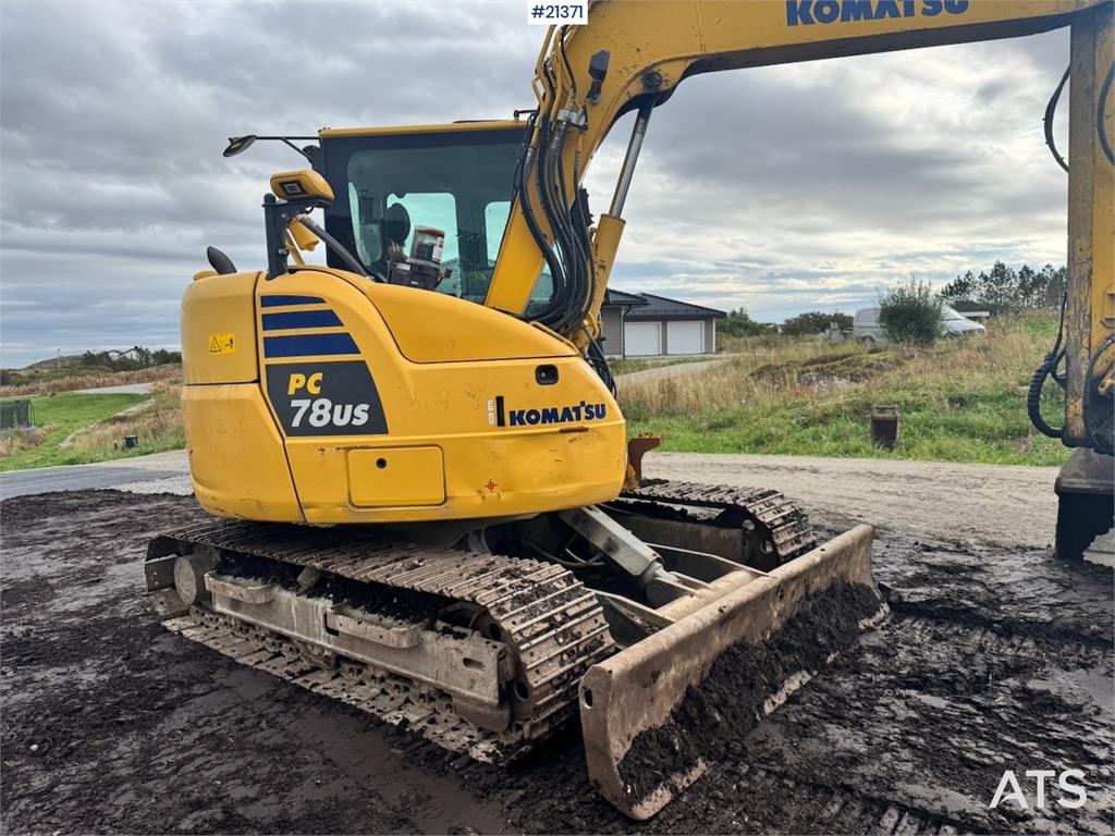Komatsu PC78US-10 Crawler excavator w/ Rototilt and 2 buck