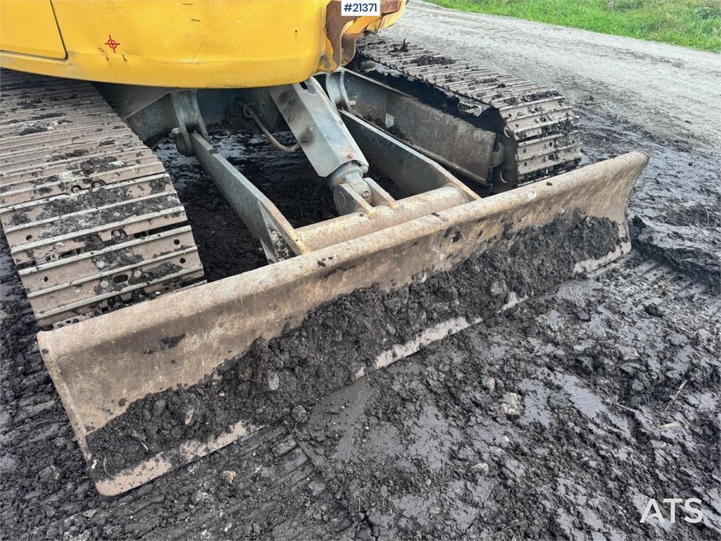 Komatsu PC78US-10 Crawler excavator w/ Rototilt and 2 buck