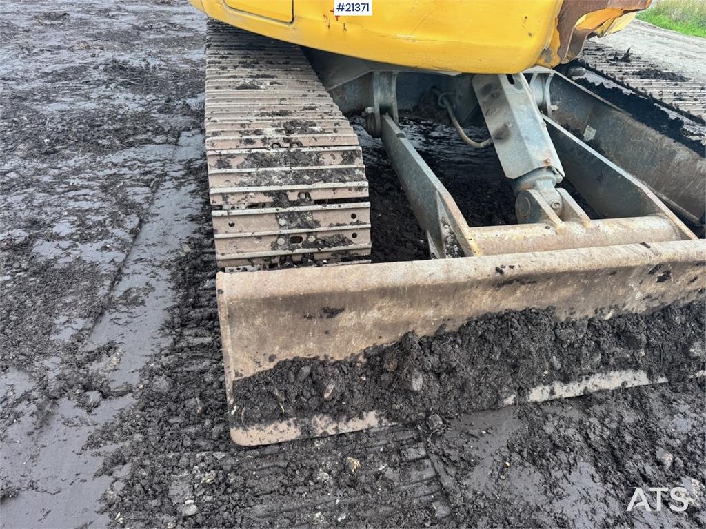 Komatsu PC78US-10 Crawler excavator w/ Rototilt and 2 buck