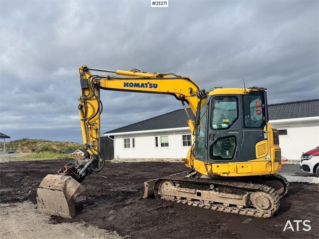 Komatsu PC78US-10 Crawler excavator w/ Rototilt and 2 buck