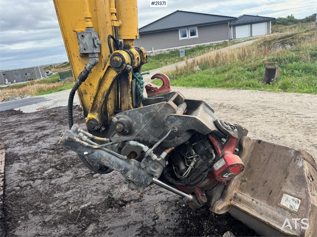 Komatsu PC78US-10 Crawler excavator w/ Rototilt and 2 buck