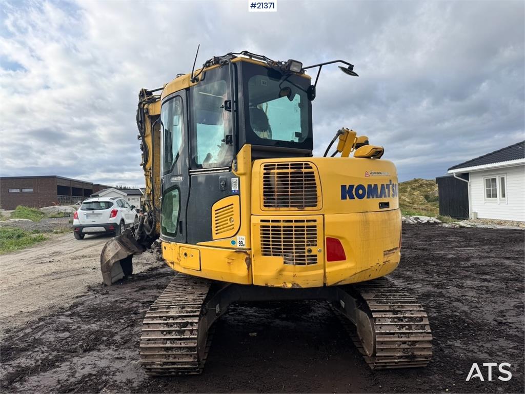 Komatsu PC78US-10 Crawler excavator w/ Rototilt and 2 buck