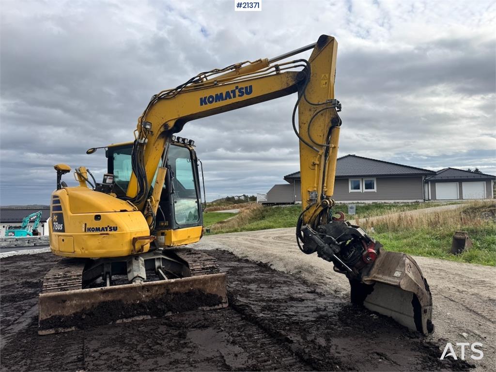 Komatsu PC78US-10 Crawler excavator w/ Rototilt and 2 buck