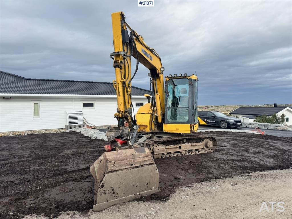 Komatsu PC78US-10 Crawler excavator w/ Rototilt and 2 buck