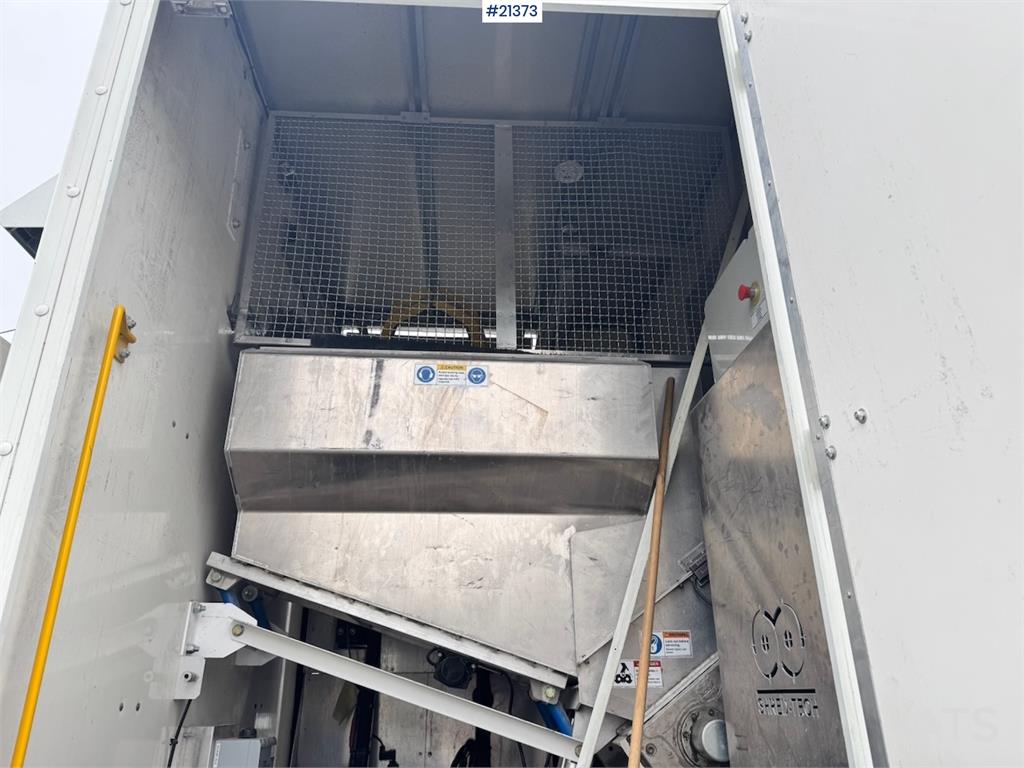 DAF LF260 Shredder Truck. 37,000 km! Must See!