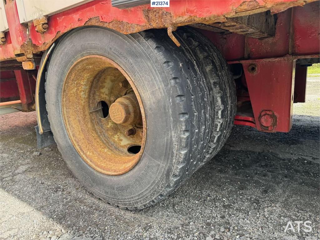 Istrail 2-axle flatbed trailer