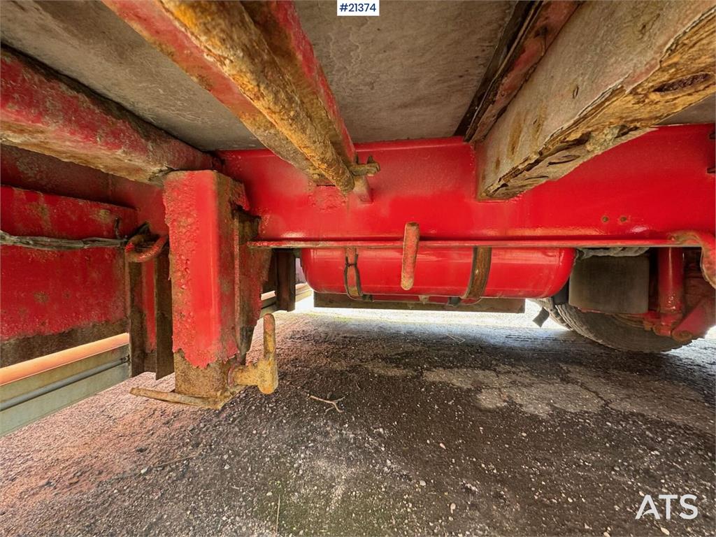 Istrail 2-axle flatbed trailer