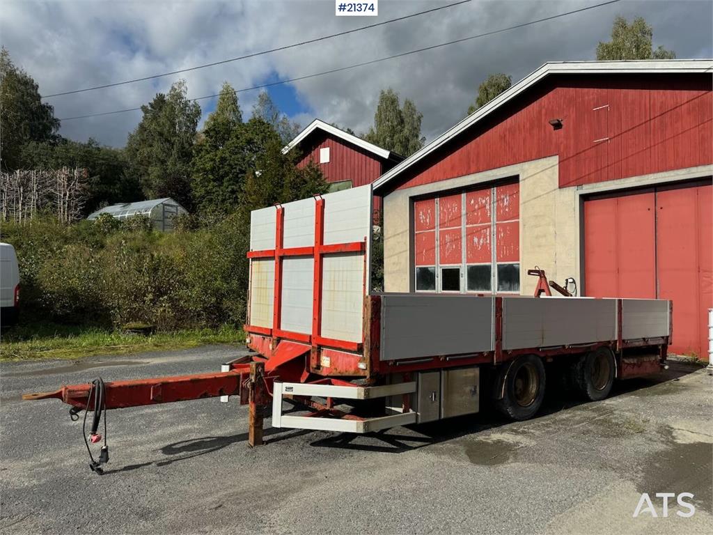 Istrail 2-axle flatbed trailer