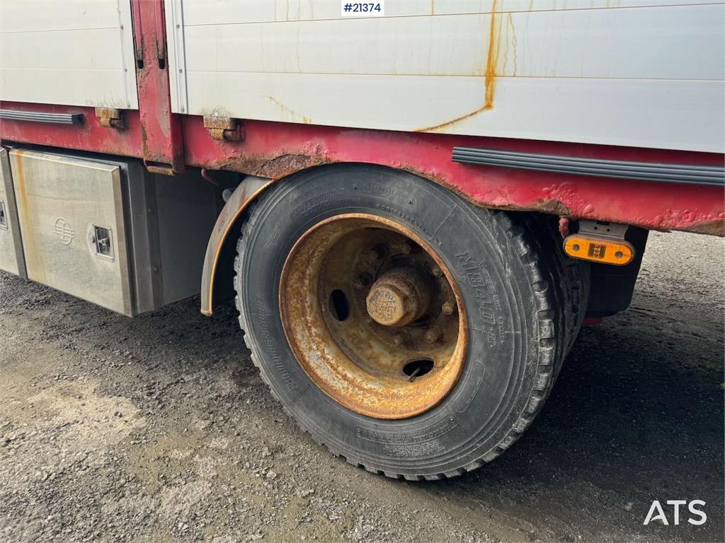 Istrail 2-axle flatbed trailer
