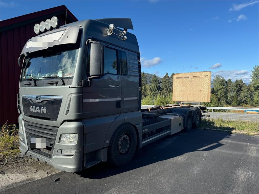 MAN TGX 26.500 Container chassis w/ lift