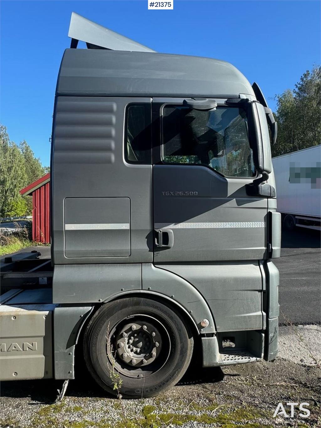 MAN TGX 26.500 Container chassis w/ lift