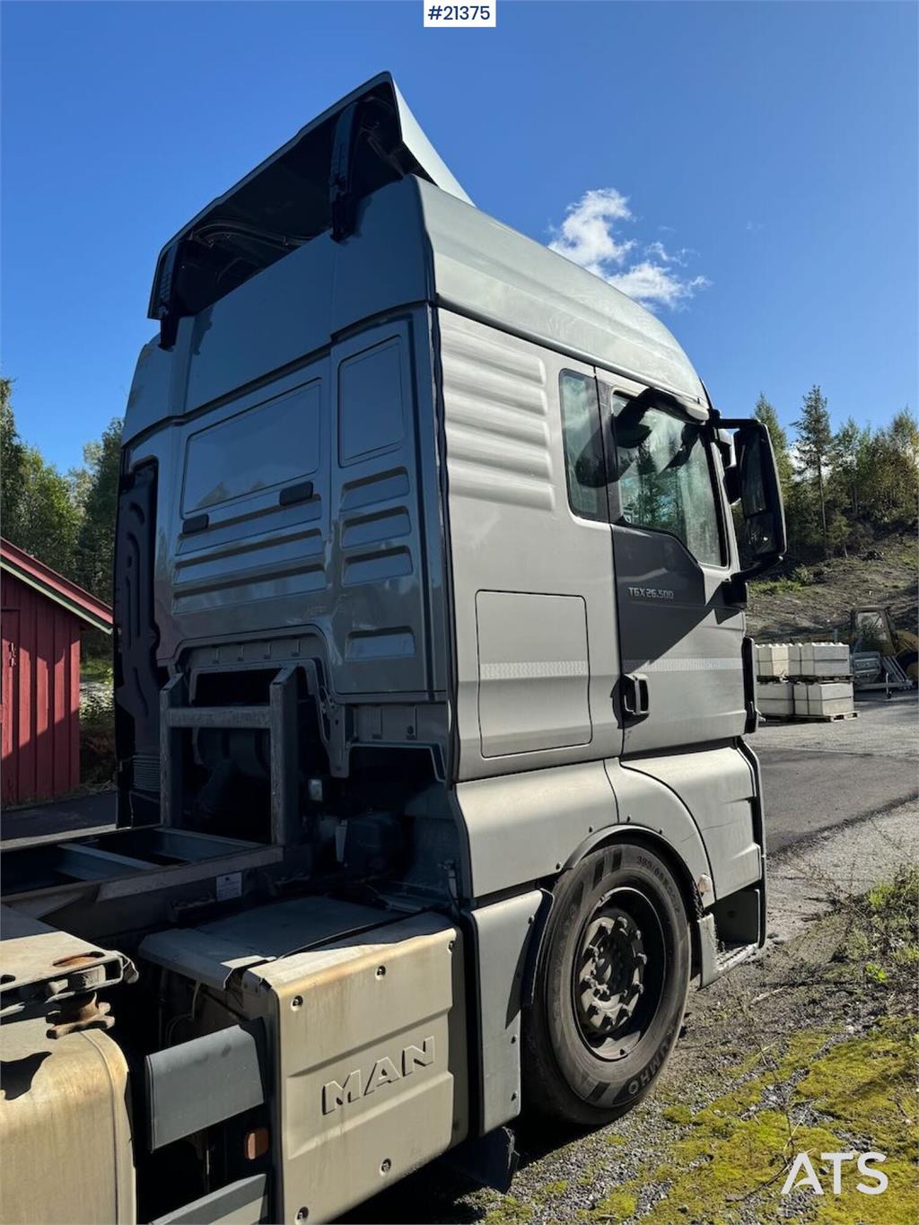 MAN TGX 26.500 Container chassis w/ lift