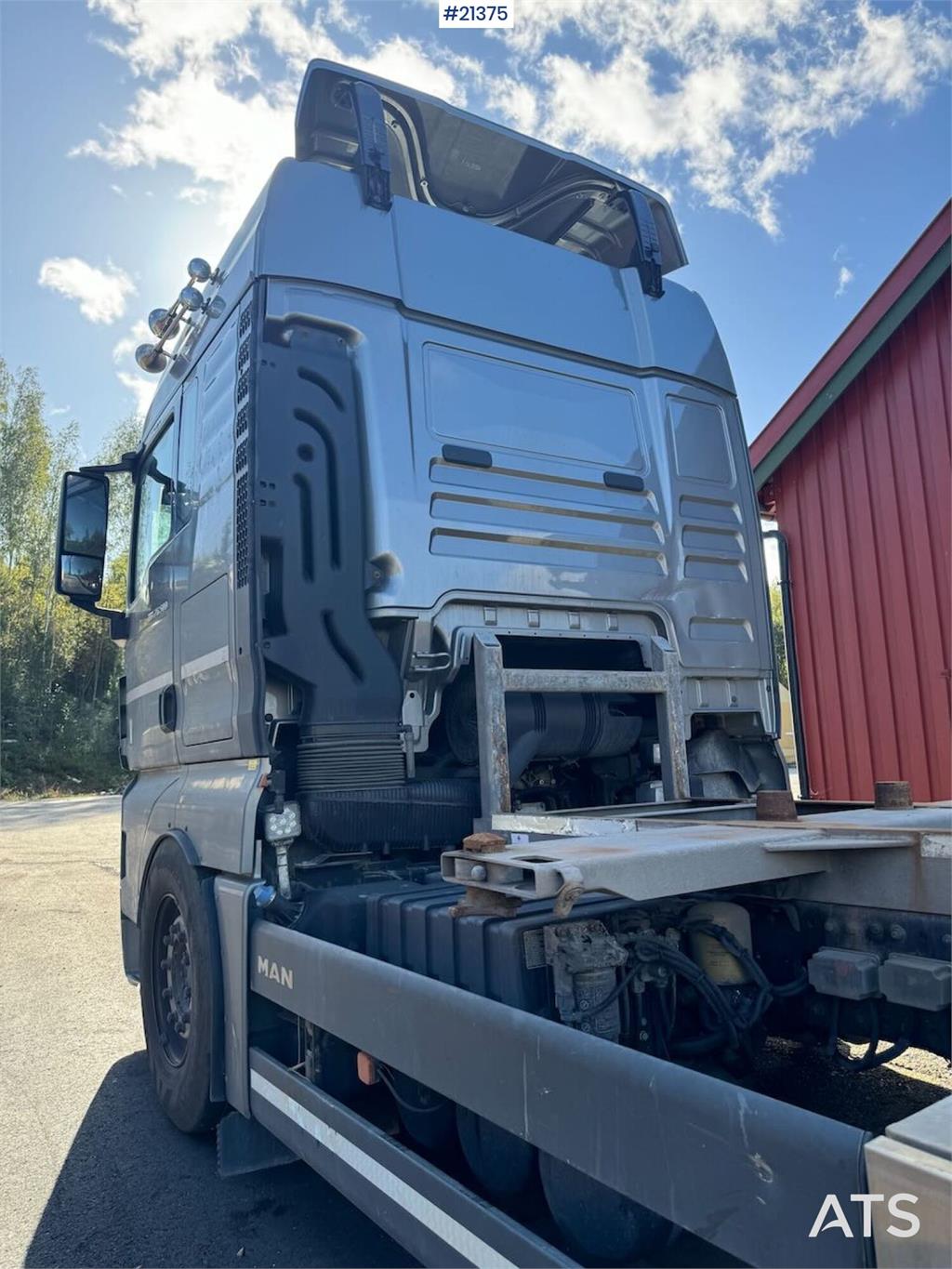 MAN TGX 26.500 Container chassis w/ lift