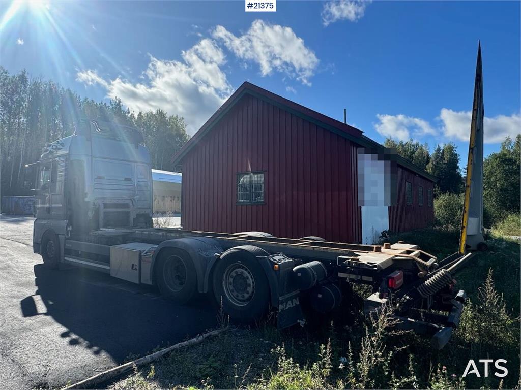 MAN TGX 26.500 Container chassis w/ lift