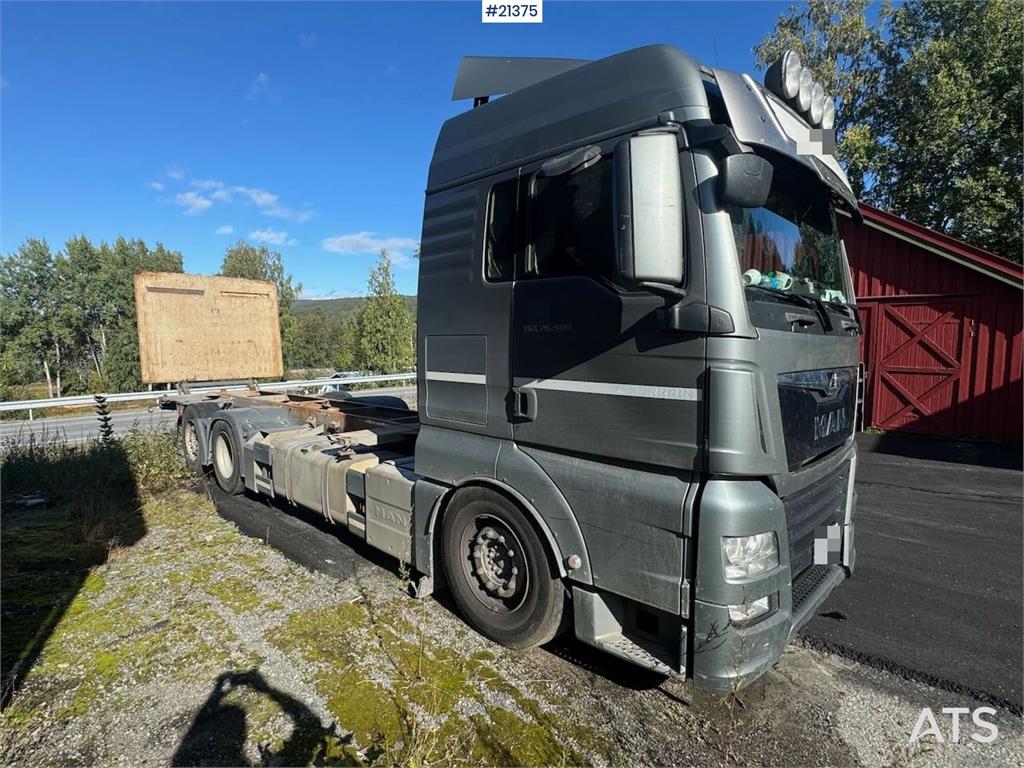 MAN TGX 26.500 Container chassis w/ lift