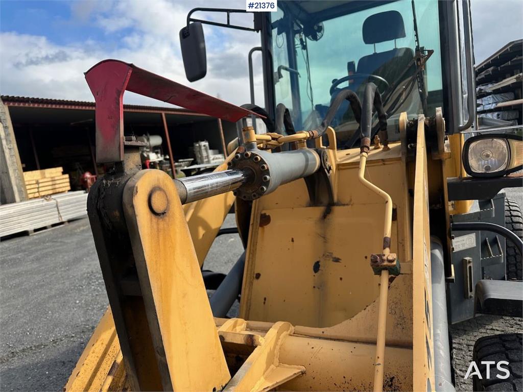 Sino JN 915 wheel loader w/ bucket and pallet forks. Ce