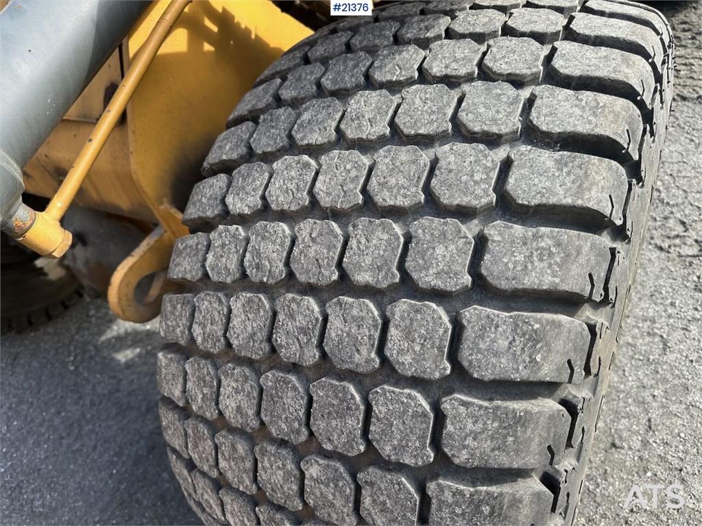 Sino JN 915 wheel loader w/ bucket and pallet forks. Ce