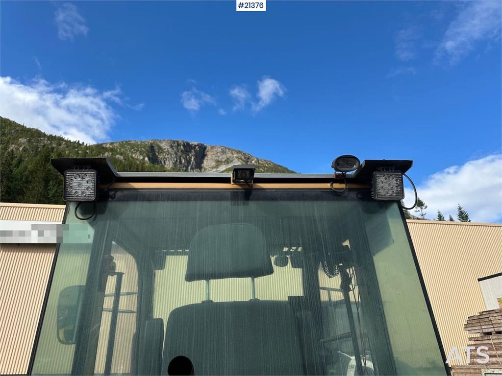 Sino JN 915 wheel loader w/ bucket and pallet forks. Ce
