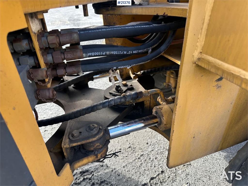 Sino JN 915 wheel loader w/ bucket and pallet forks. Ce