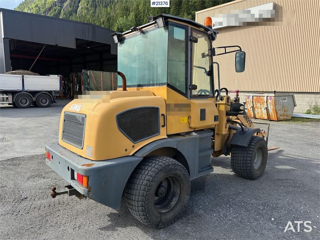 Sino JN 915 wheel loader w/ bucket and pallet forks. Ce