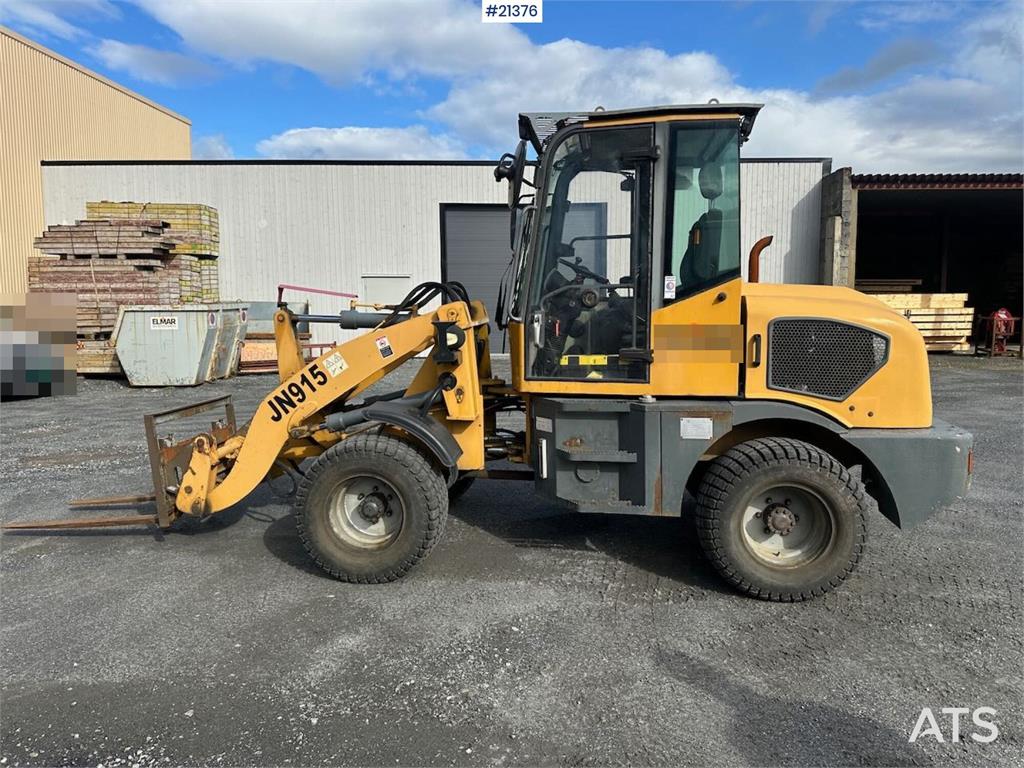 Sino JN 915 wheel loader w/ bucket and pallet forks. Ce