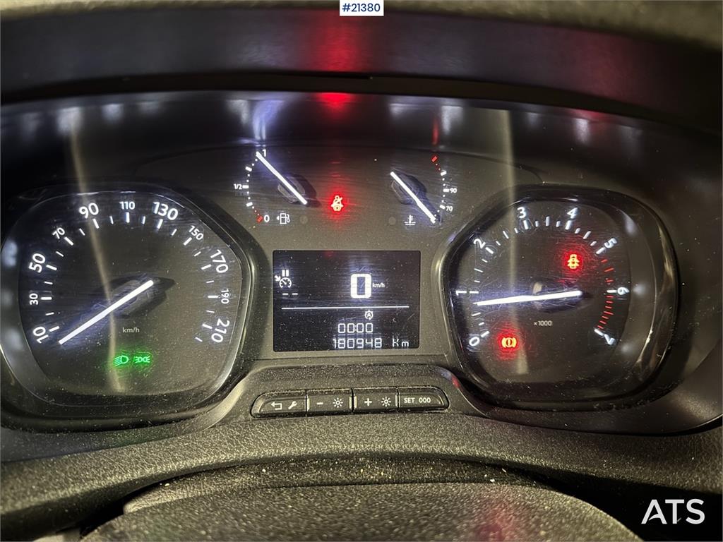 Toyota Proace w/ 2 sets of tires.
