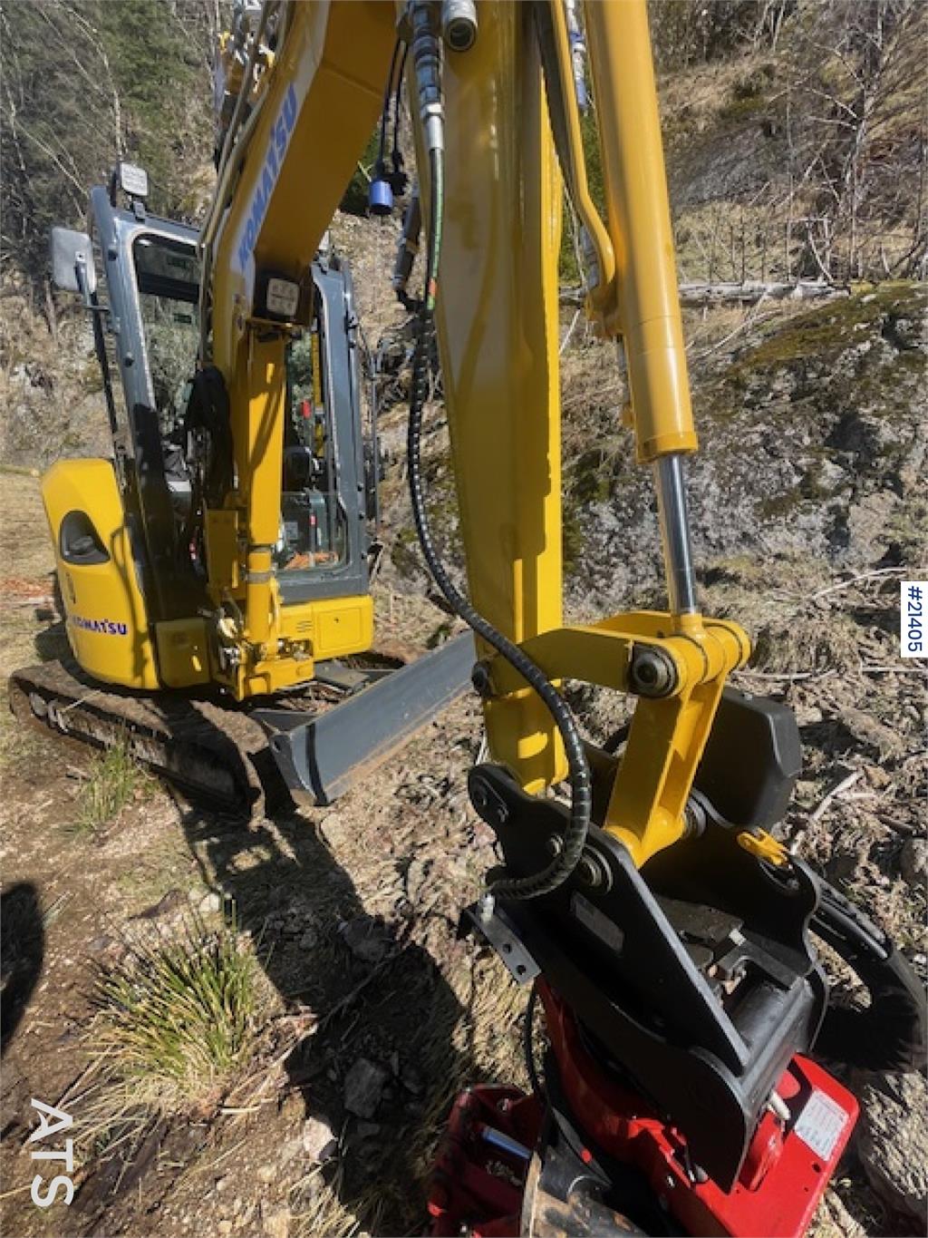Komatsu PC24MR-5 excavator with/ sanding bucket, rototilt,