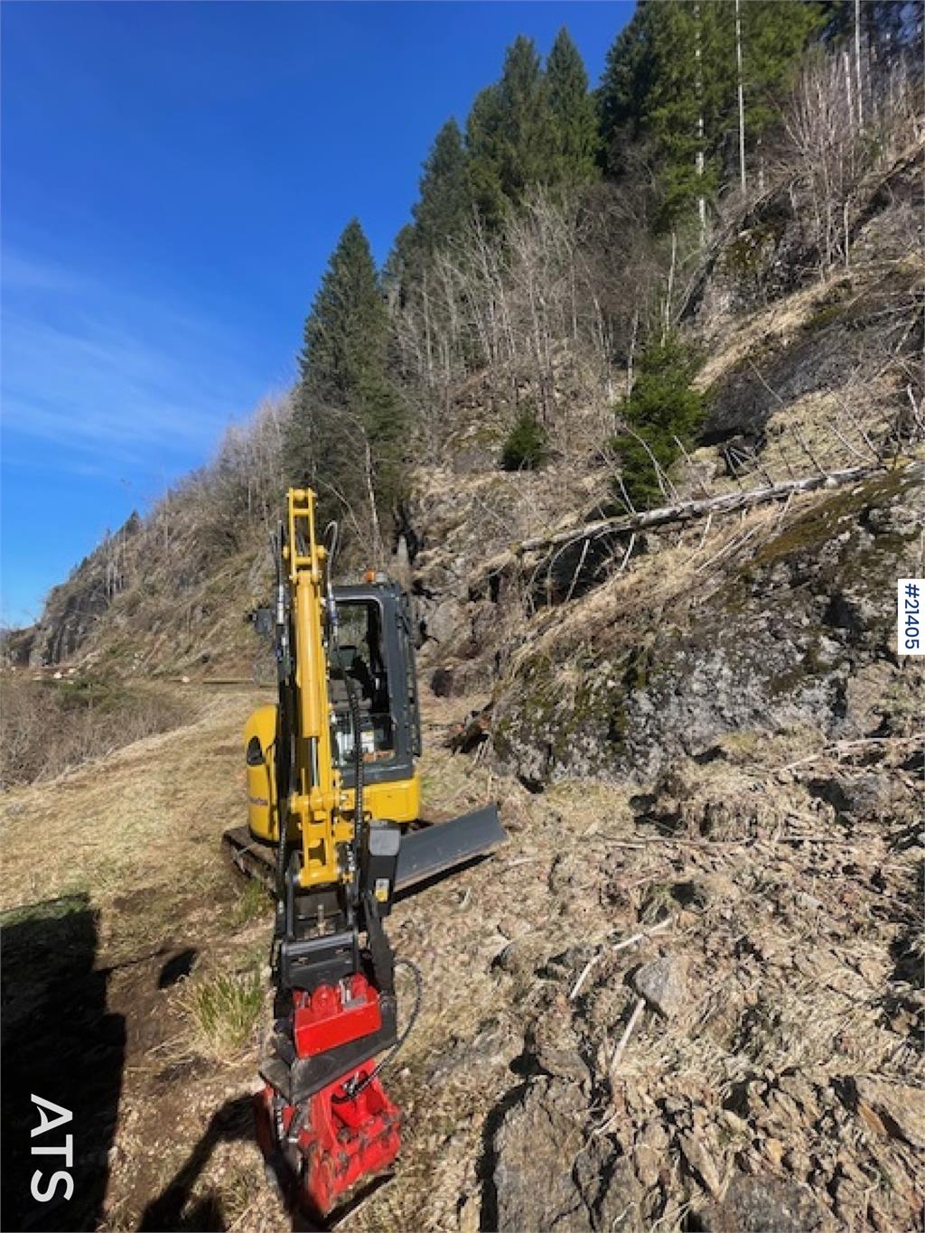 Komatsu PC24MR-5 excavator with/ sanding bucket, rototilt,