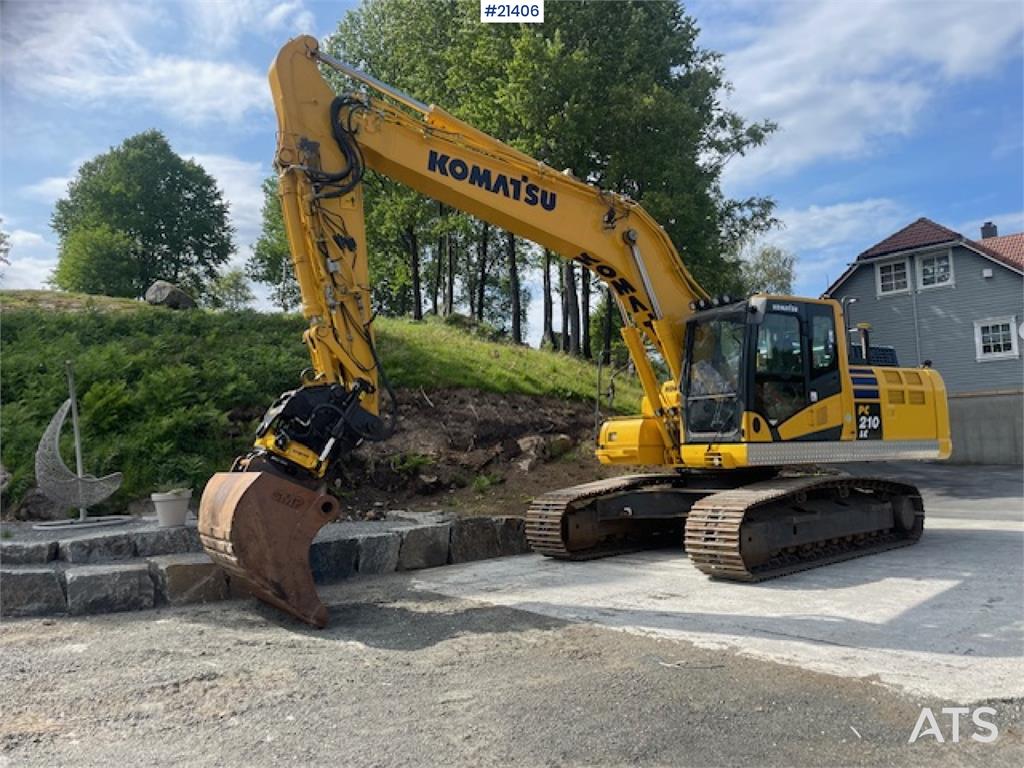 Komatsu PC210LC-11 w/Excavator bucket, sanding bucket, rot
