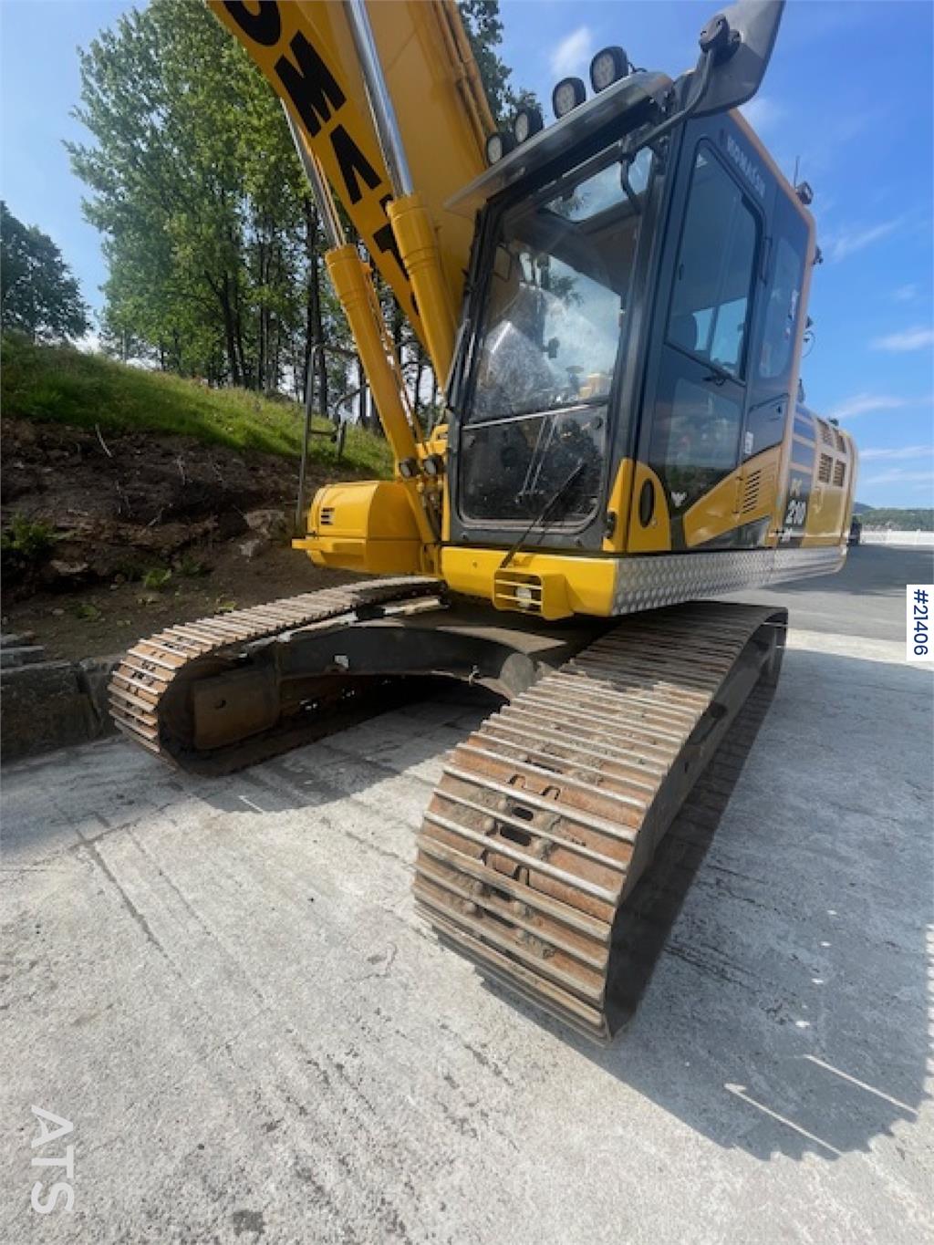 Komatsu PC210LC-11 w/Excavator bucket, sanding bucket, rot
