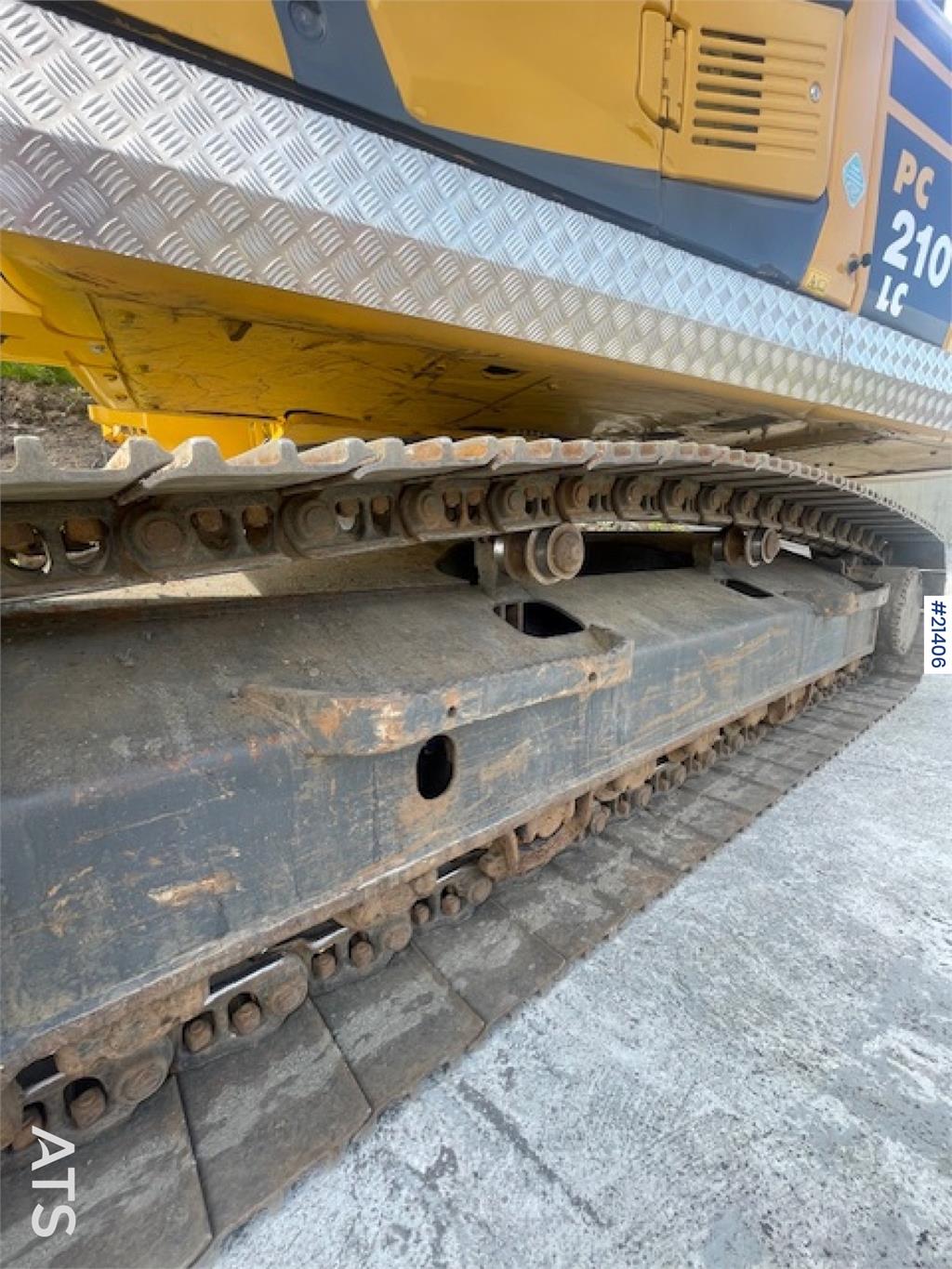 Komatsu PC210LC-11 w/Excavator bucket, sanding bucket, rot