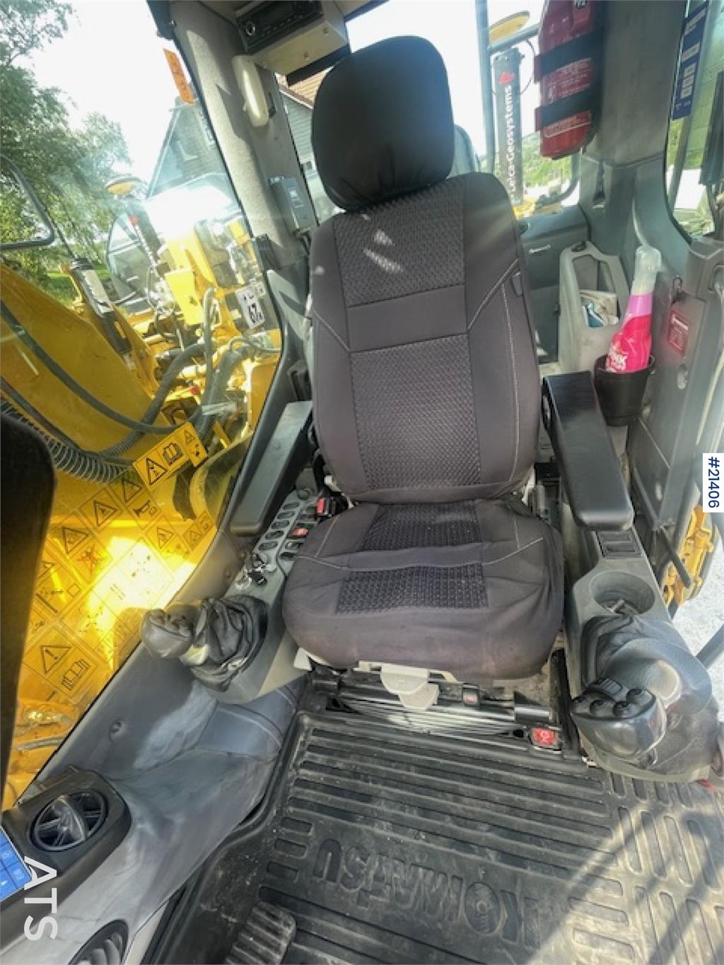 Komatsu PC210LC-11 w/Excavator bucket, sanding bucket, rot