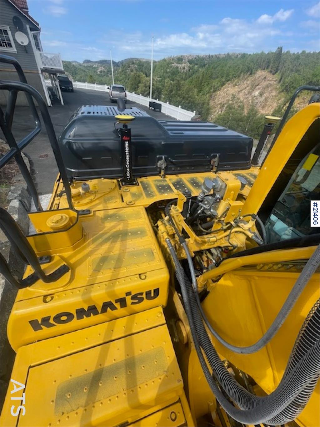 Komatsu PC210LC-11 w/Excavator bucket, sanding bucket, rot