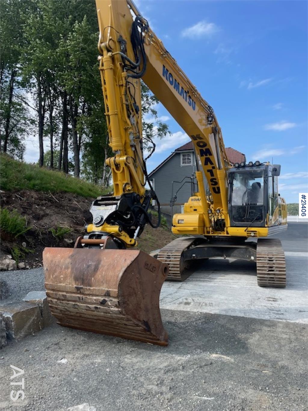 Komatsu PC210LC-11 w/Excavator bucket, sanding bucket, rot