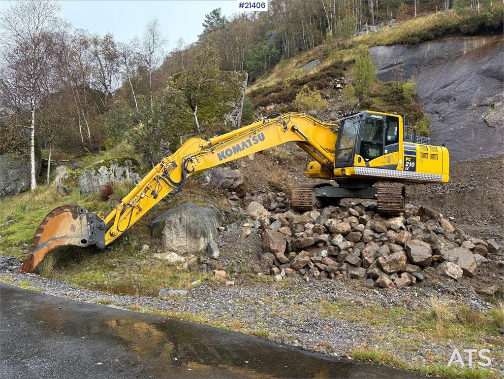 Komatsu PC210LC-11 w/Excavator bucket, sanding bucket, rot