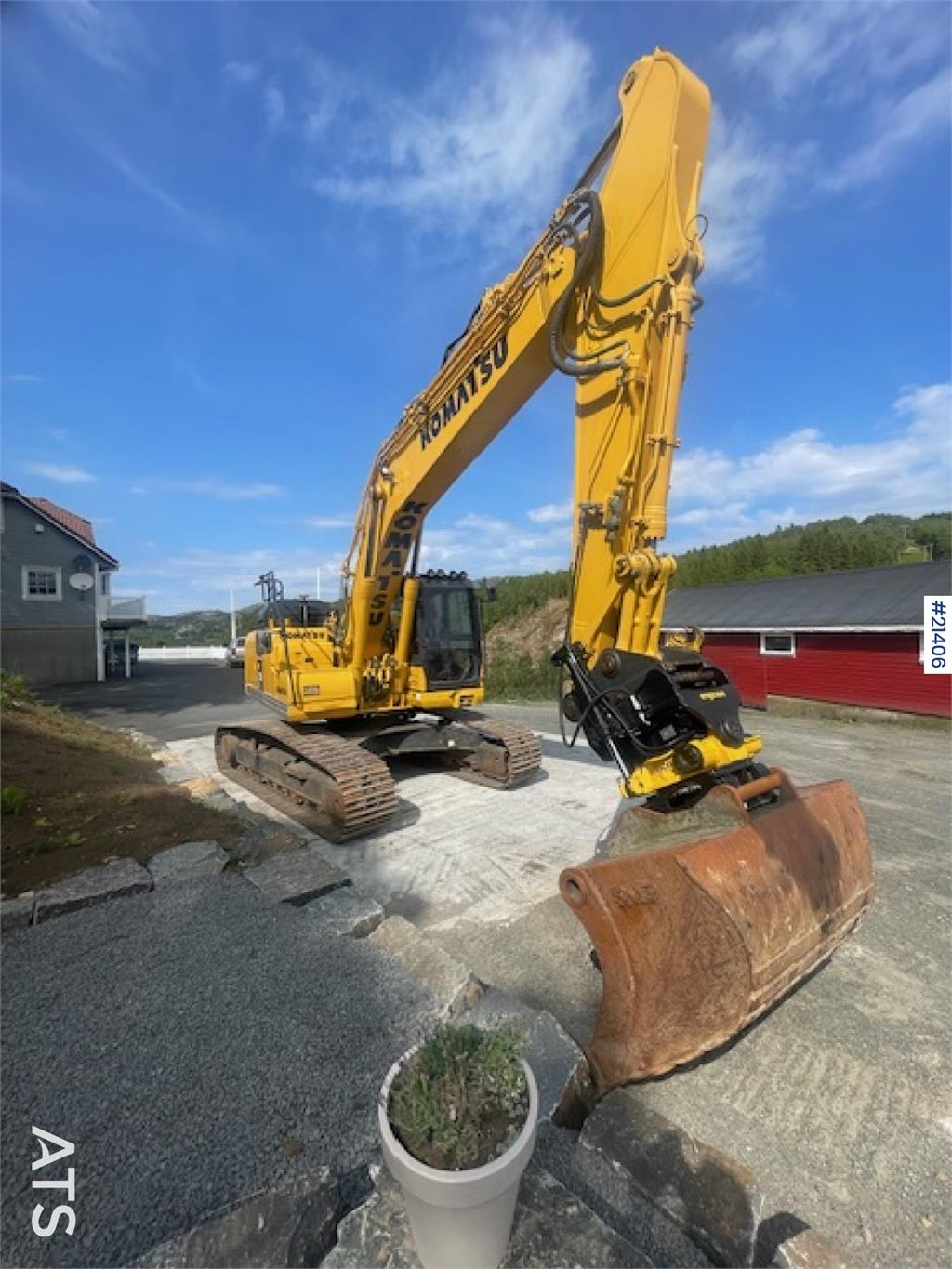 Komatsu PC210LC-11 w/Excavator bucket, sanding bucket, rot