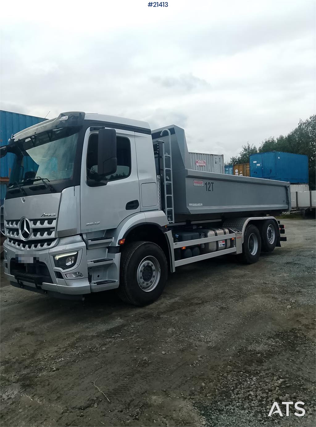 Mercedes-Benz Arocs 2543 6x2 Hook Truck. 3600 km!!
